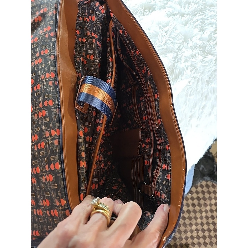 Robert Graham Blue-Tan 2-Striped Messenger Bag Used & Worn With Carry Strap $59 - Picture 14 of 16